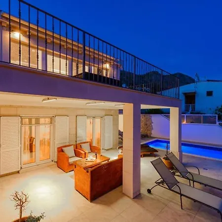 With Private Pool And Sea View ヴィラ