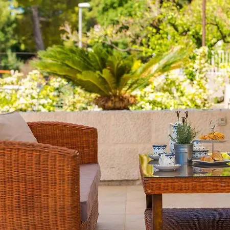 ヴィラ With Private Pool And Sea View